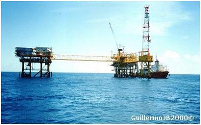 Accidente en una plataforma petrolera de PEMEX en el golfo de México.